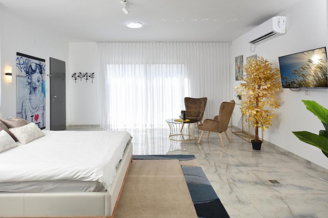 הסויטות של פולי Apartment Manot Luaran gambar