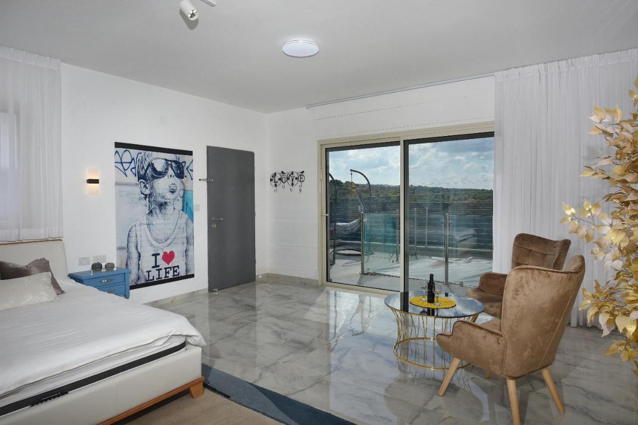 הסויטות של פולי Apartment Manot Luaran gambar