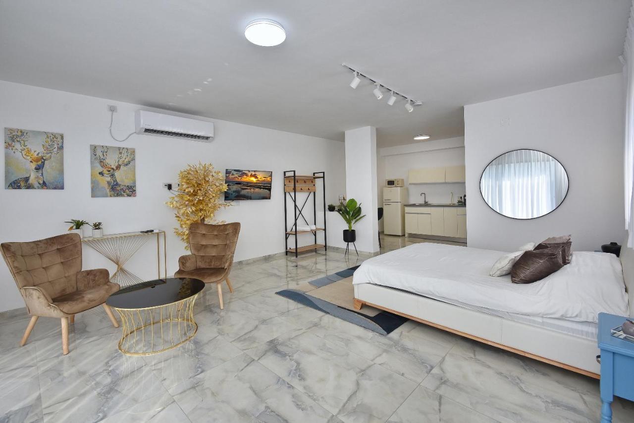 הסויטות של פולי Apartment Manot Luaran gambar