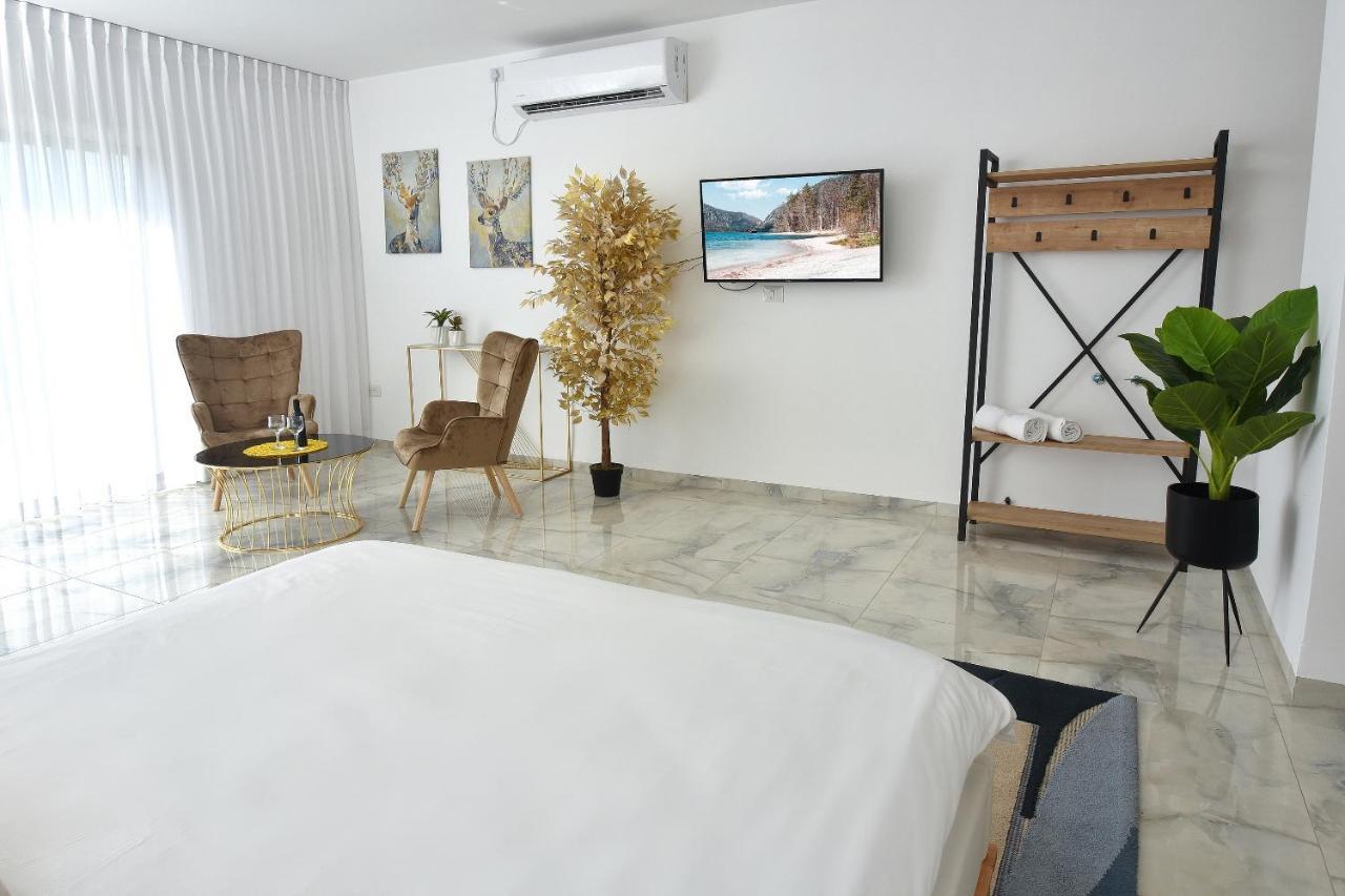 הסויטות של פולי Apartment Manot Luaran gambar