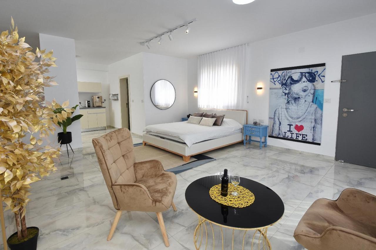 הסויטות של פולי Apartment Manot Luaran gambar