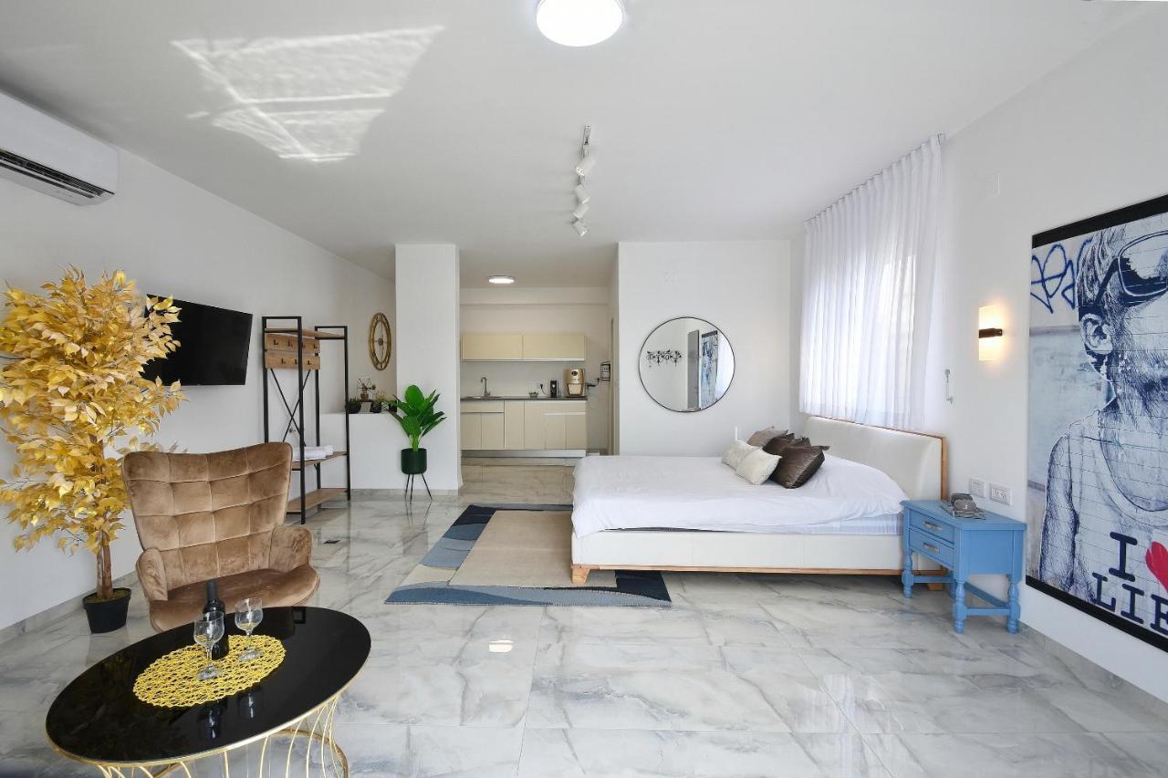 הסויטות של פולי Apartment Manot Luaran gambar