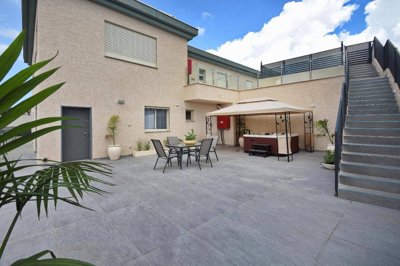 הסויטות של פולי Apartment Manot Luaran gambar