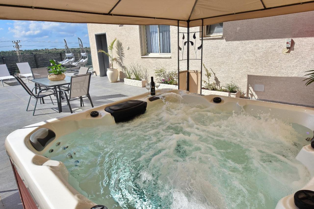 הסויטות של פולי Apartment Manot Luaran gambar